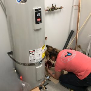 5e797406-5df0-40b1-a335-11c0781bdaeb Woman plumber Sherwood Oregon water heater install